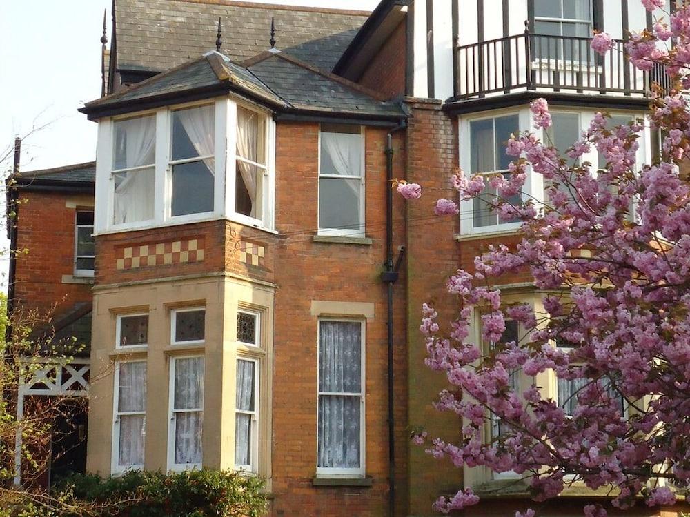 St Benedict - Victorian Bed And Breakfast Χέιστινγκς Εξωτερικό φωτογραφία
